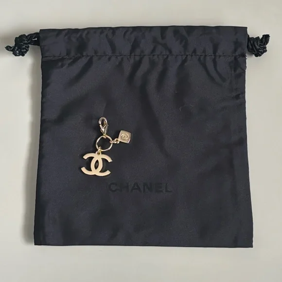 Chanel Charm and Dustbag - Picture 3 of 4